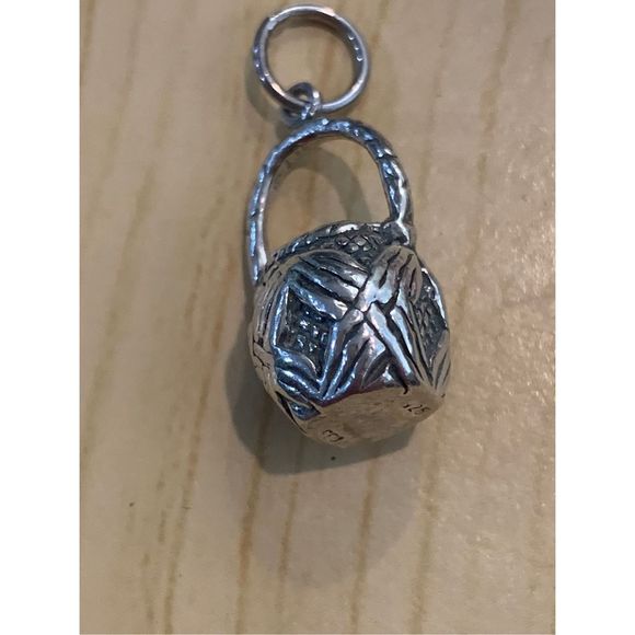 .925 Vintage Ornate Basket with Handle Sterling Silver Jewelry Charm - Picture 6 of 6